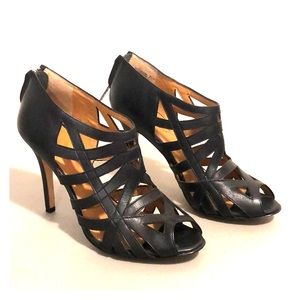 Michael Kors 8 1/2 black leather heels